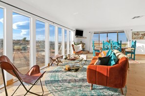 House, 4 Bedrooms | View from property - High View Haven - Hot Tub, Fire Pit & Bbq In Joshua Tree! 4 Bedroom Home by RedAwning (Joshua Tree)