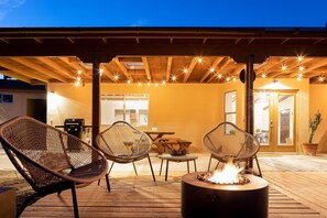 House, 2 Bedrooms | Property grounds - Sukha Life Retreat - Beautiful Views, Close To Jtnp W/hot Tub! 2 Bedroom Home by RedAwning (Joshua Tree)