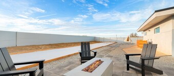 Sun Oro Joshua Tree - Hot Tub, Bbq, Fire Pit & Gameroom 2 Bedroom Home by RedAwning