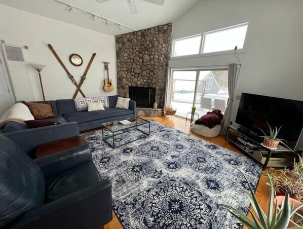 4 bedrooms, free WiFi, bed sheets