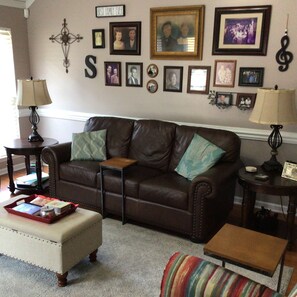 Smart TV, fireplace, DVD player, printers - Recently Reduced!Masters rental. 4 BR 2800 sq ft home, just 5 mi from Masters (Augusta)