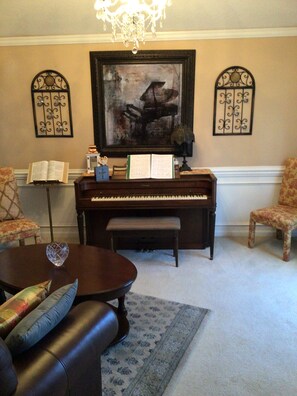 Interior - Recently Reduced!Masters rental. 4 BR 2800 sq ft home, just 5 mi from Masters (Augusta)