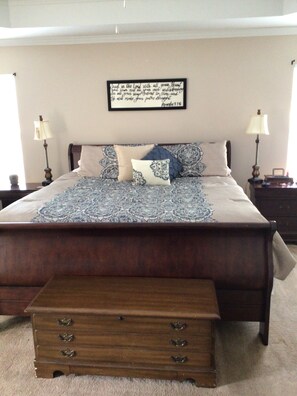 4 bedrooms, desk, iron/ironing board, free WiFi - Recently Reduced!Masters rental. 4 BR 2800 sq ft home, just 5 mi from Masters (Augusta)