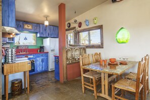 Cabin, 2 Bedrooms | Dining