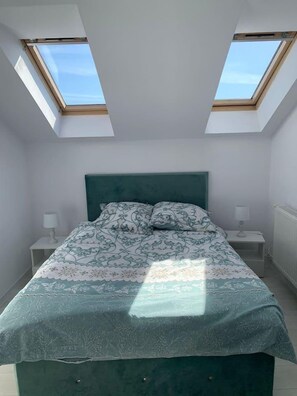 Apartamento, várias camas | 3 quartos, ferros/tábuas de passar roupa, Wi-Fi de cortesia