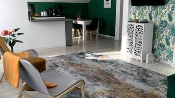Apartment, Multiple Beds | Interior