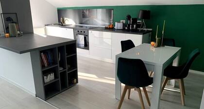 Spacious 3 Bed Apartment Cluj Floresti Near Vivo