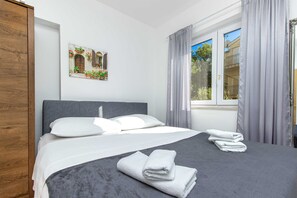 Apartment (Two Bedroom Apartment with Balcony) | 6 bedrooms, cots/infant beds - Apartments N&N (Vodice)