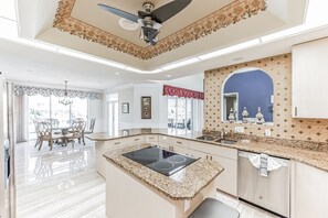 Huis, 3 slaapkamers | Privékeuken | Een koelkast, een oven, een koffiezetapparaat/waterkoker