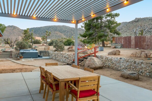House, 2 Bedrooms | Property grounds - Rocky Ridge Retreat - Hot Tub, Fire Pit & Bbq! 2 Bedroom Home by RedAwning (Joshua Tree)