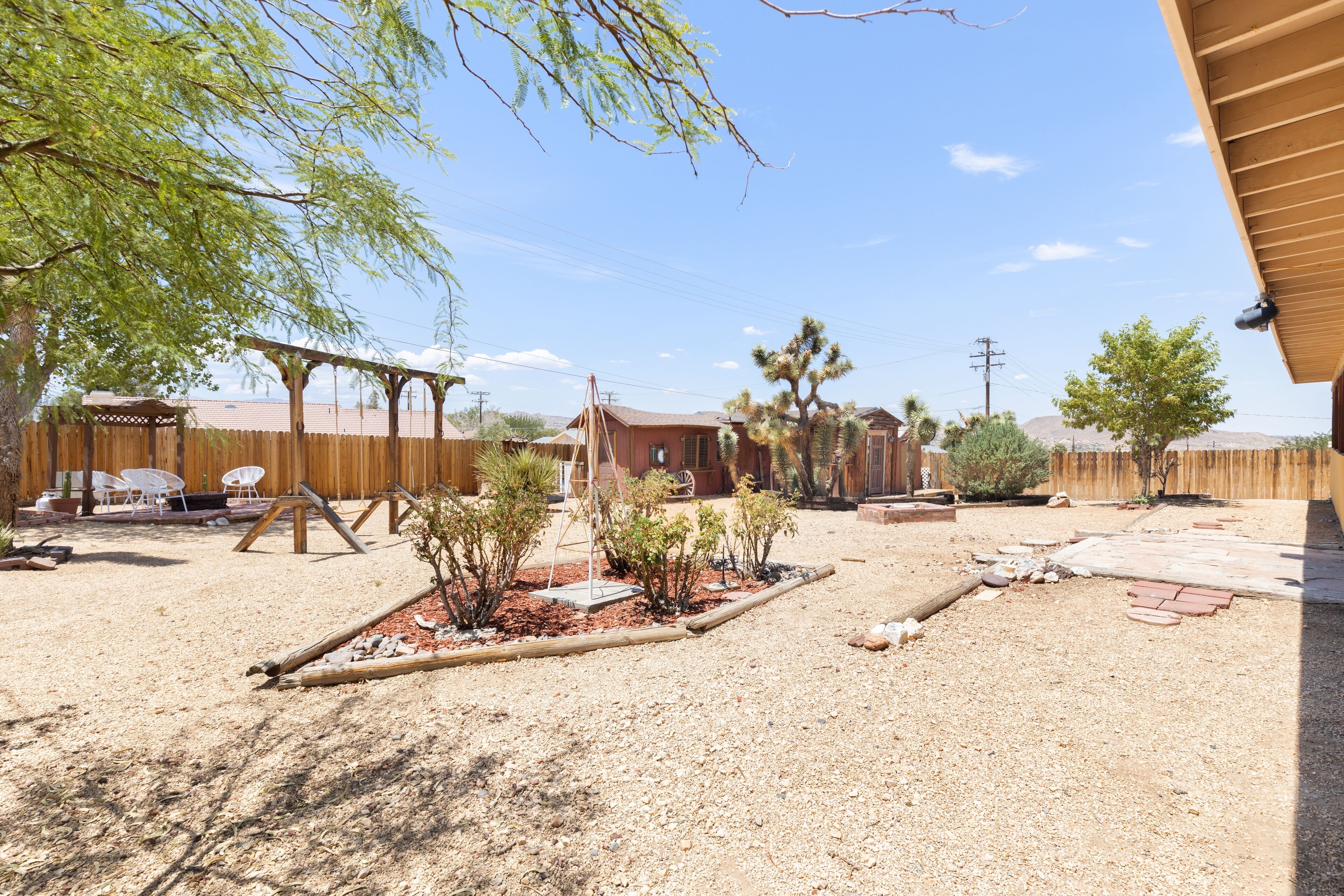 House, 3 Bedrooms | Property grounds