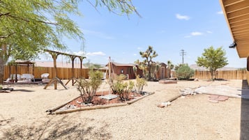 House, 3 Bedrooms | Property grounds