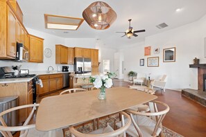 Dining - Euphorbia House - Fire Pit, Ping Pong, Tether Ball & Dark Skies 3 Bedroom Home by RedAwning (Yucca Valley)