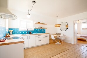 Ferienhaus, 3 Schlafzimmer | Eigene Küche | Kühlschrank, Ofen, Wasserkocher mit Kaffee-/Teezubehör, Toaster