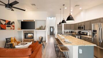 Refrigerador, horno, cafetera/tetera