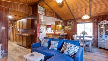 House, 2 Bedrooms | Interior