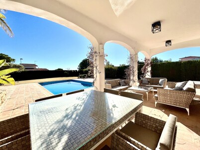 Villa Oceana a grand, remarkably beautiful luxurious villa