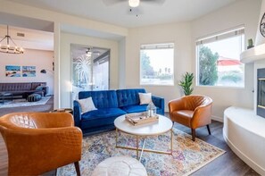Smart TV, fireplace, video games, table tennis