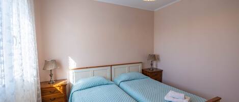 2 chambres, fer et planche Ă repasser, Wi-Fi, draps fournis