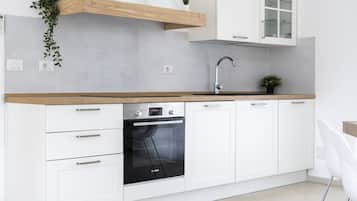 Réfrigérateur, four, plaque de cuisson, lave-vaisselle