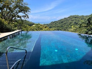 Utomhuspool
