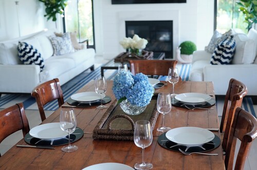 BRAND New 4 BED Luxurious Villa Ocean Views with NEW private pool.