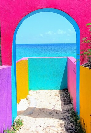 المنطقة المحيطة بالمنشأة