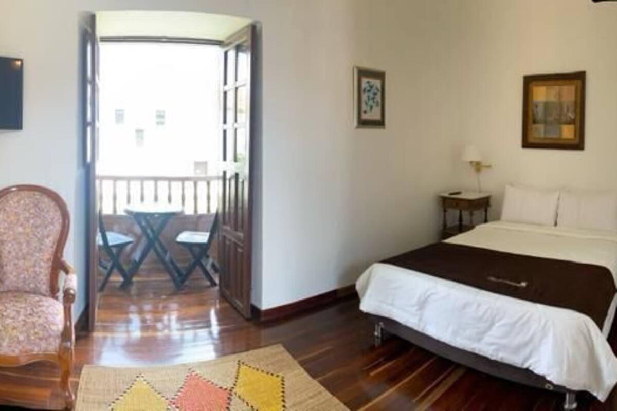 Wifi gratis y ropa de cama