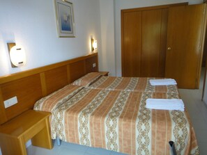 1 bedroom, internet, bed sheets