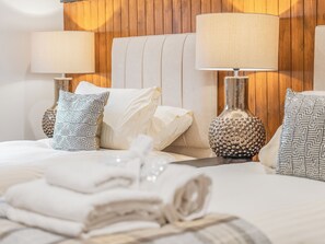 2 bedrooms, free WiFi, bed sheets - Feidh Cottage - UK7811 (Near Dunoon)