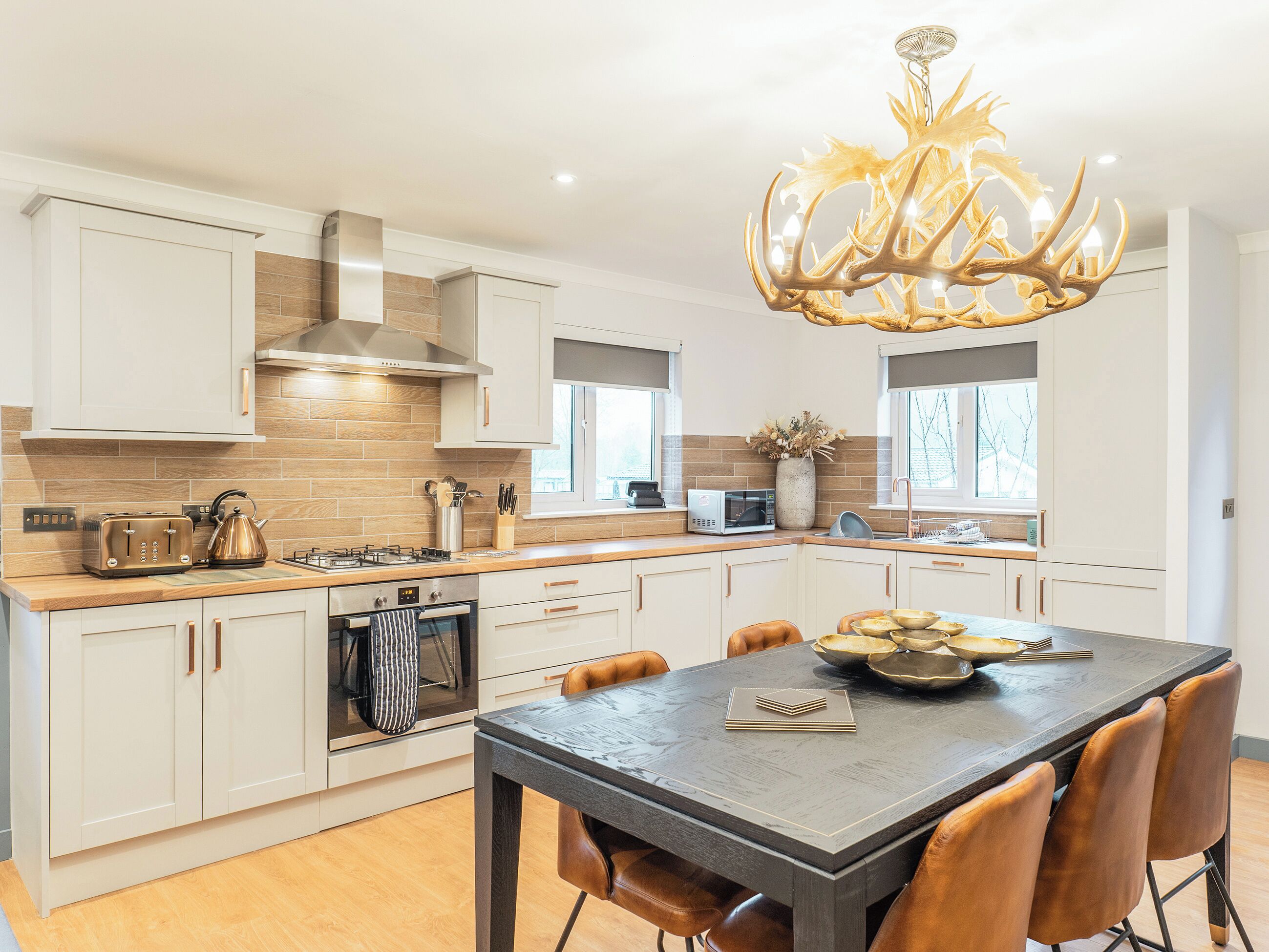 Oppvaskmaskin og fryser