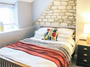 3 bedrooms, free WiFi, bed sheets