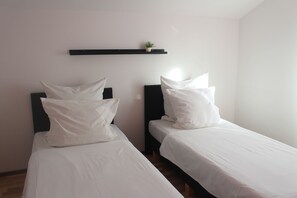 3 bedrooms, in-room safe, iron/ironing board, travel crib - Villa Knez, an oasis of peace 120 m from the sea (Okrug Gornji)