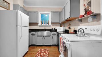 Frigorífic, microones, forn i placa de cuina