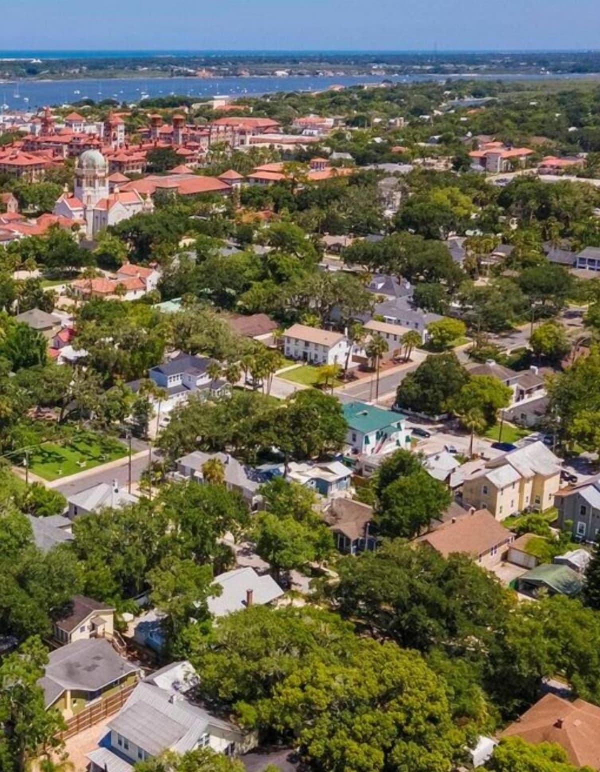Photo 41 of Unbeatable Location! Night of Lights FREE Parking