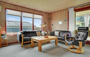 Fireplace, DVD player