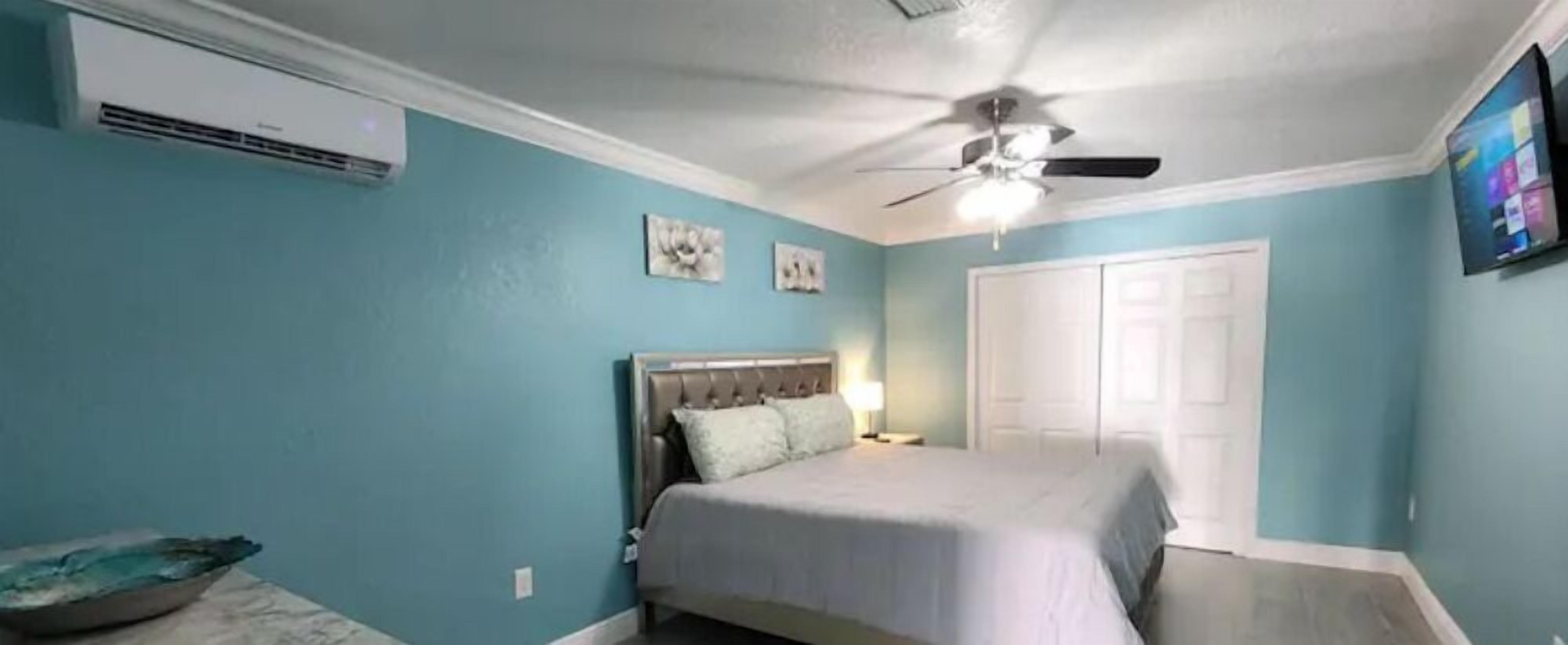 #70 King Bed -A- Skyway Suite Joyful