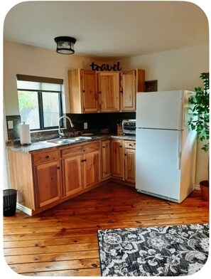 Coffee/tea maker, fridge, microwave, toaster