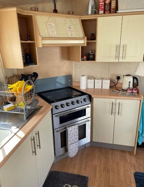 Private kitchen - Willerby Richmond Caravan (Ingoldmells)