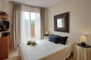 2 slaapkamers, een strijkplank/strijkijzer, gratis wifi, beddengoed