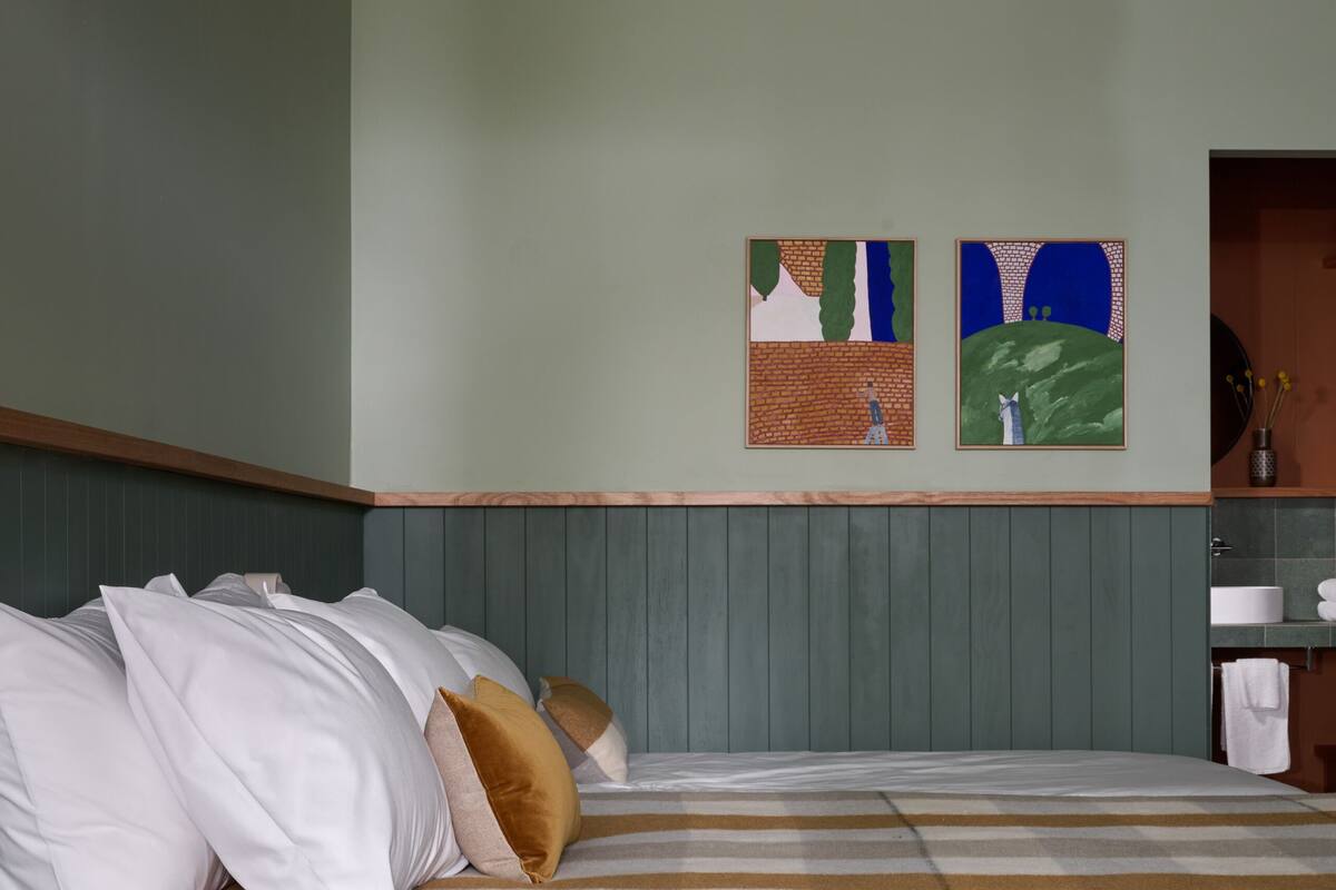 Deluxe Double or Twin Room | Premium bedding, pillowtop beds, minibar, desk