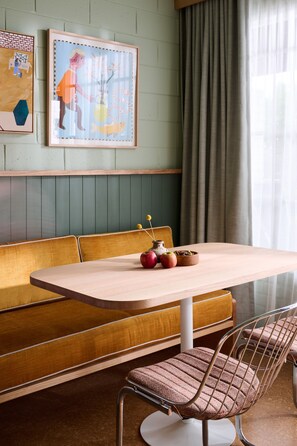 Deluxe Double or Twin Room | Living area - River Drive Motel (Tarwin Lower)