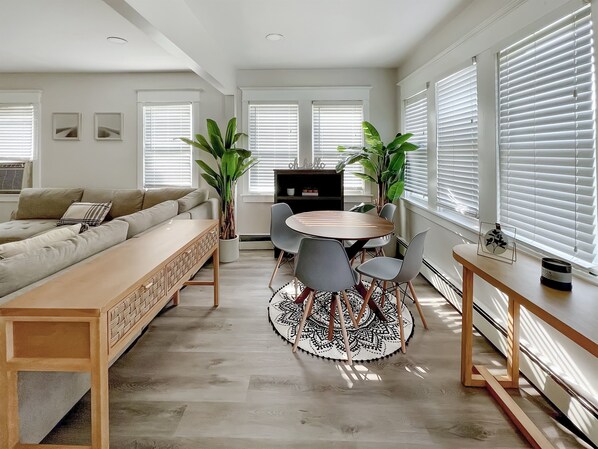 Smart TV - Modern Lux House Located Near Casinos with Free Parking (Atlantic City)