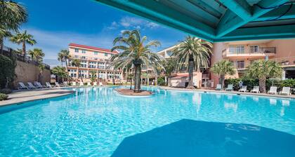 Pool & Ocean views! Fun Vibe! Dog Friendly