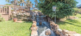 NEW Heated Pool & HOT Tub! Fun Vibe! Dog Friendly