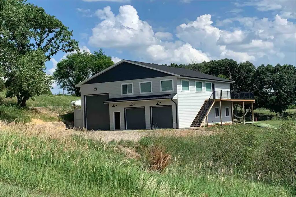Large House on Lewis and Clark Lake