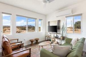 House, 2 Bedrooms | Living area