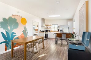 House, 2 Bedrooms | Dining