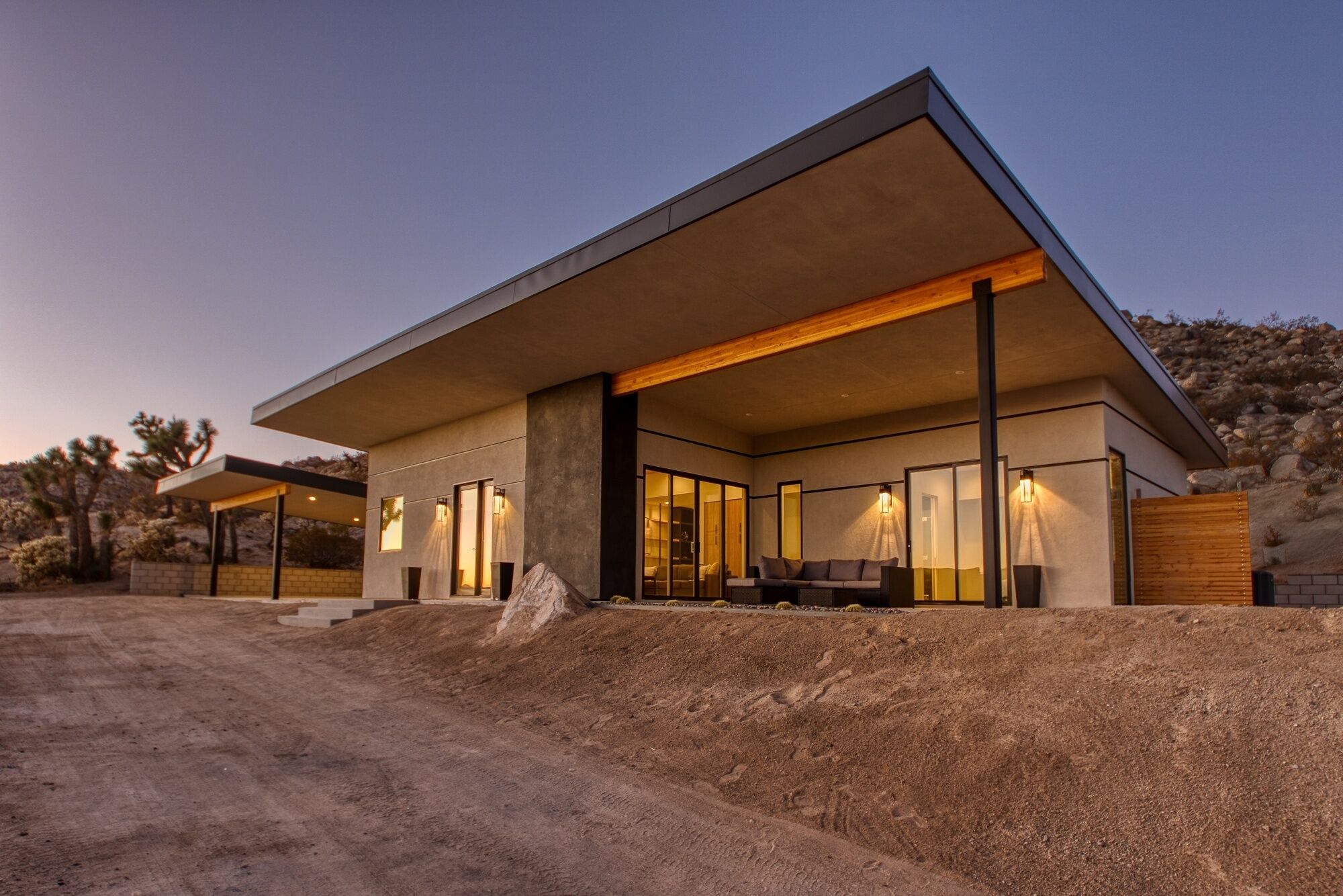 House, 2 Bedrooms | Exterior