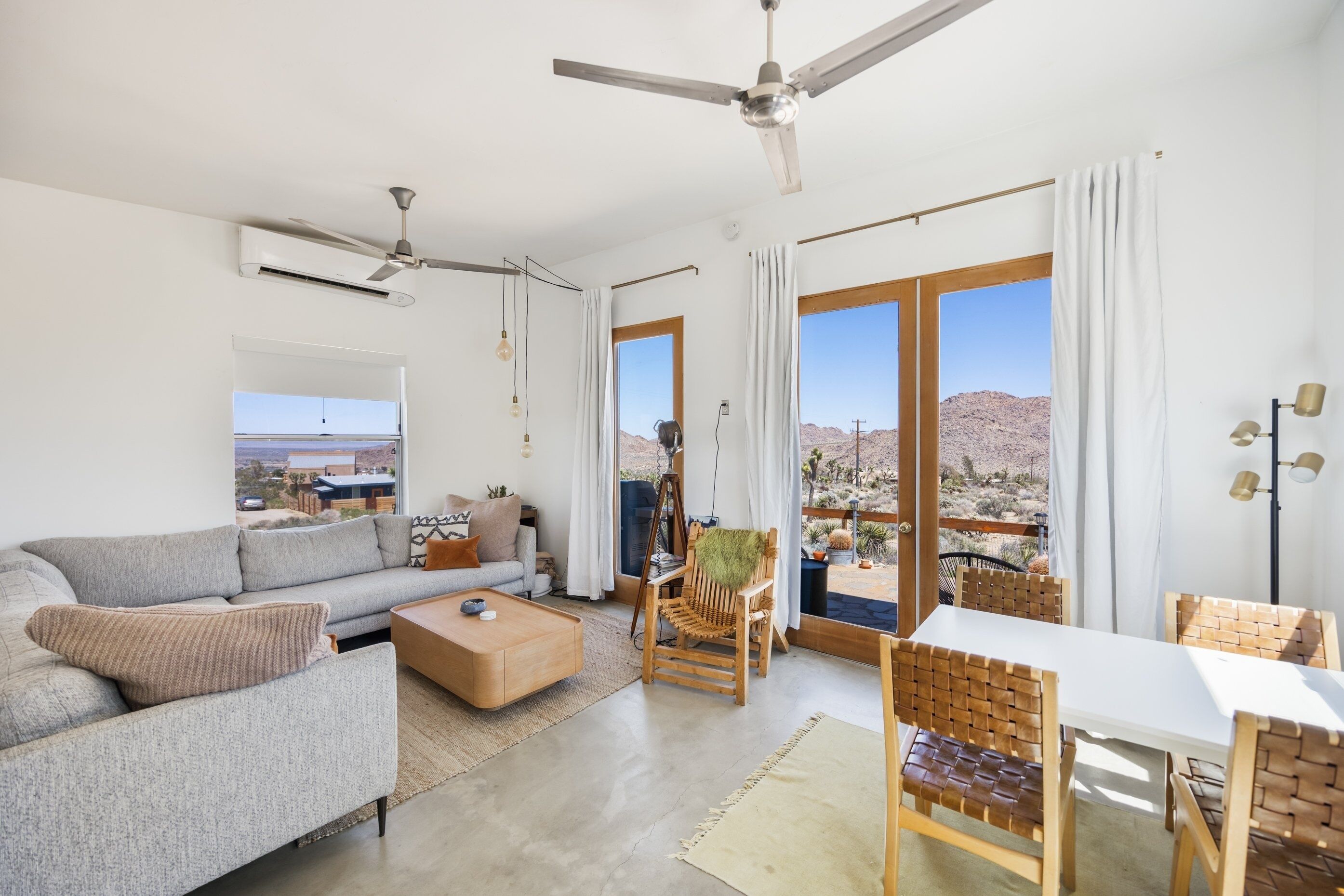 House, 2 Bedrooms | Living area